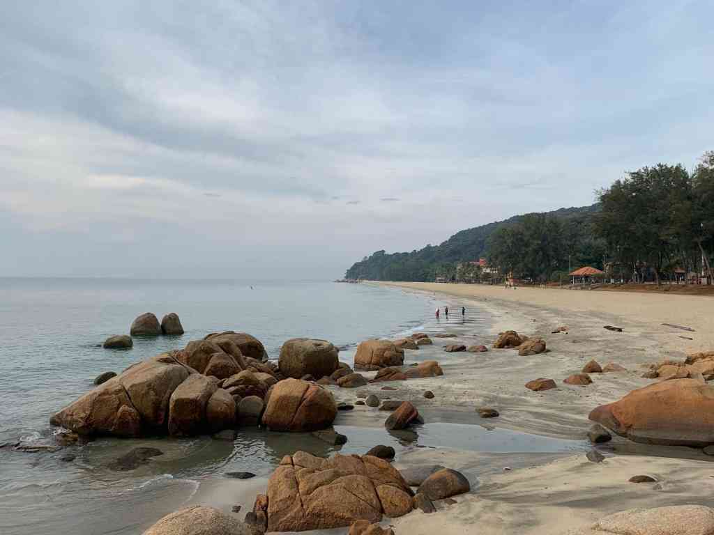 Pantai Teluk Cempedak